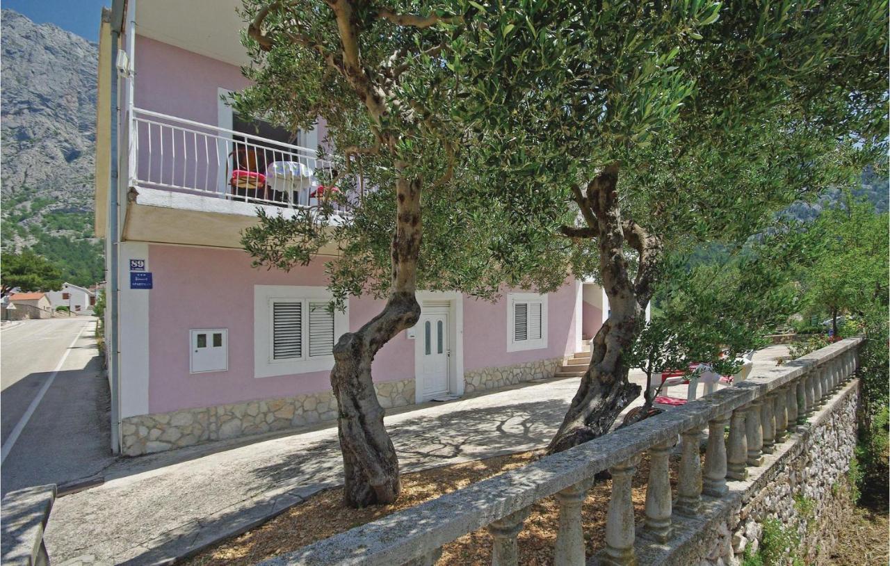 2 Bedroom Cozy Apartment In Makarska Exterior photo
