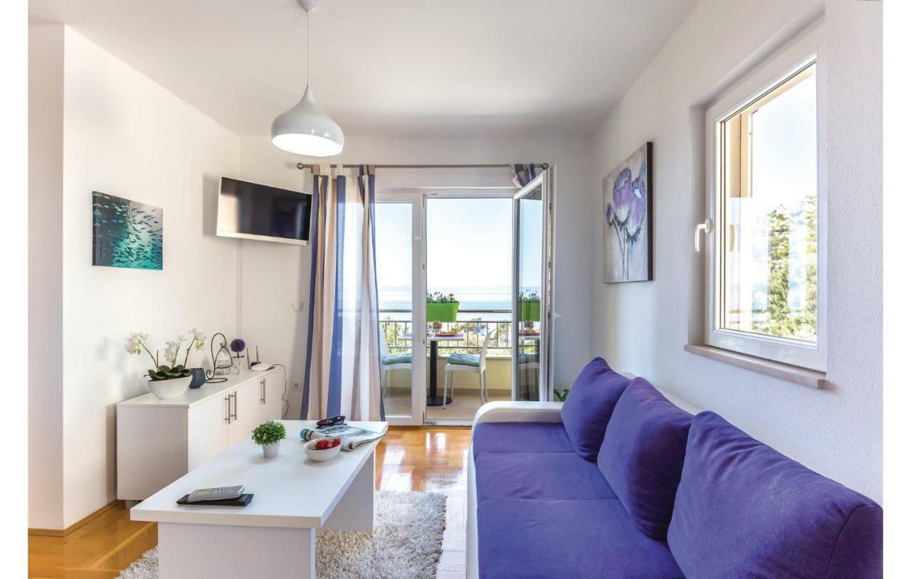 2 Bedroom Cozy Apartment In Makarska Exterior photo