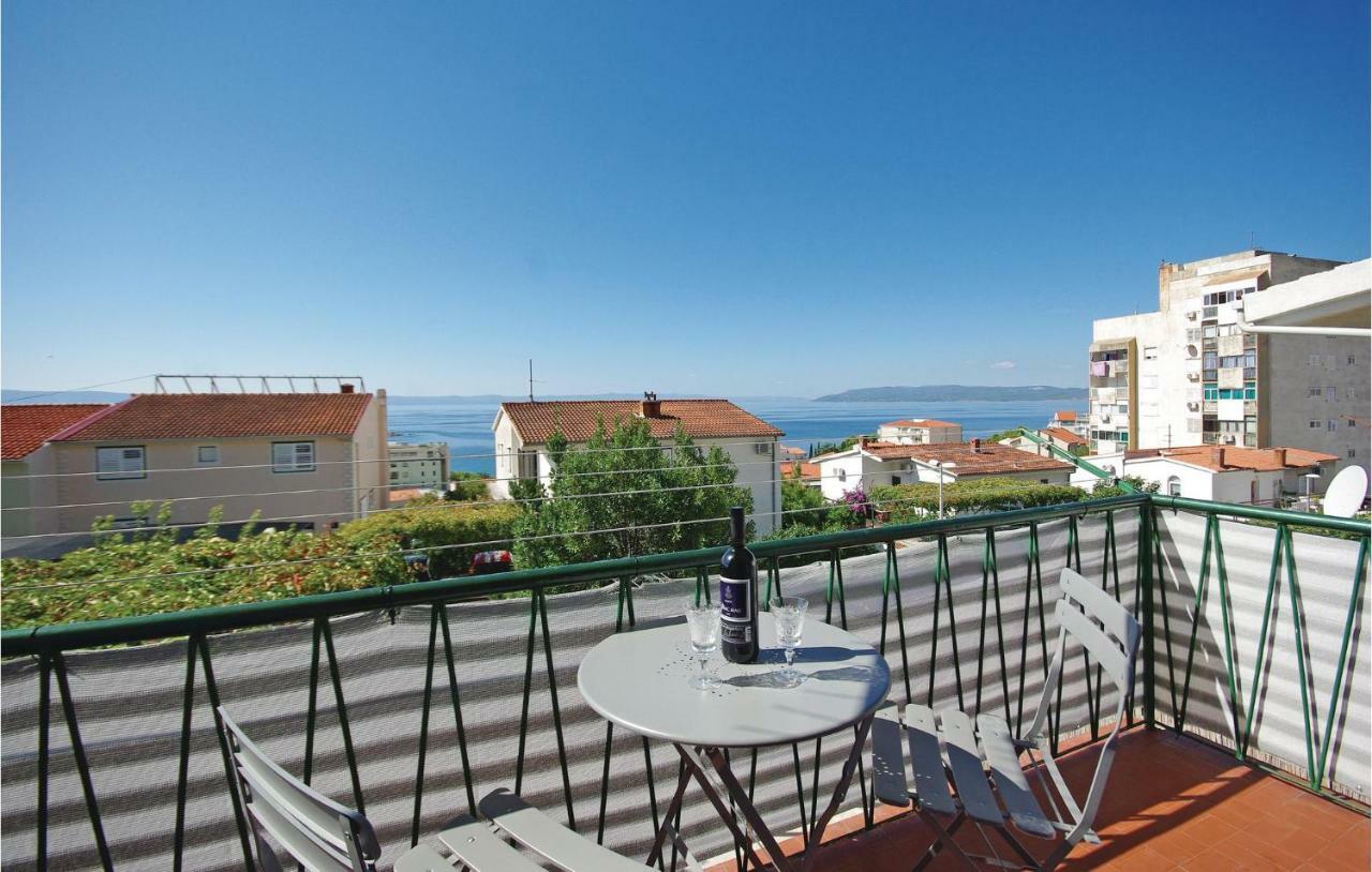 2 Bedroom Cozy Apartment In Makarska Exterior photo